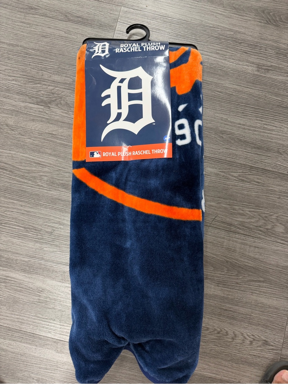 MLB Detroit Tigers Plush Throw - Navy & Orange